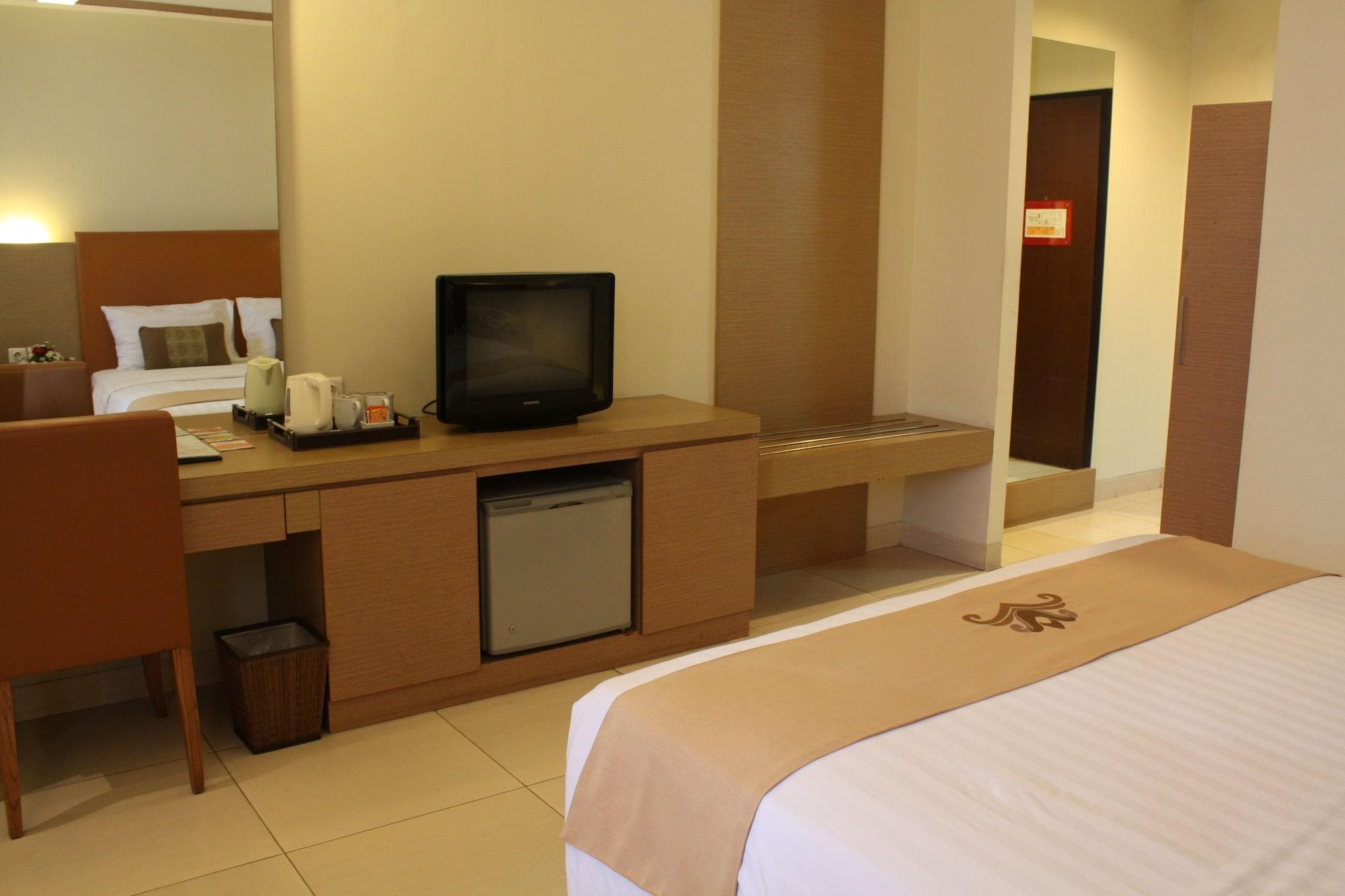 Grand Pasundan Convention Hotel Bandung Exterior photo