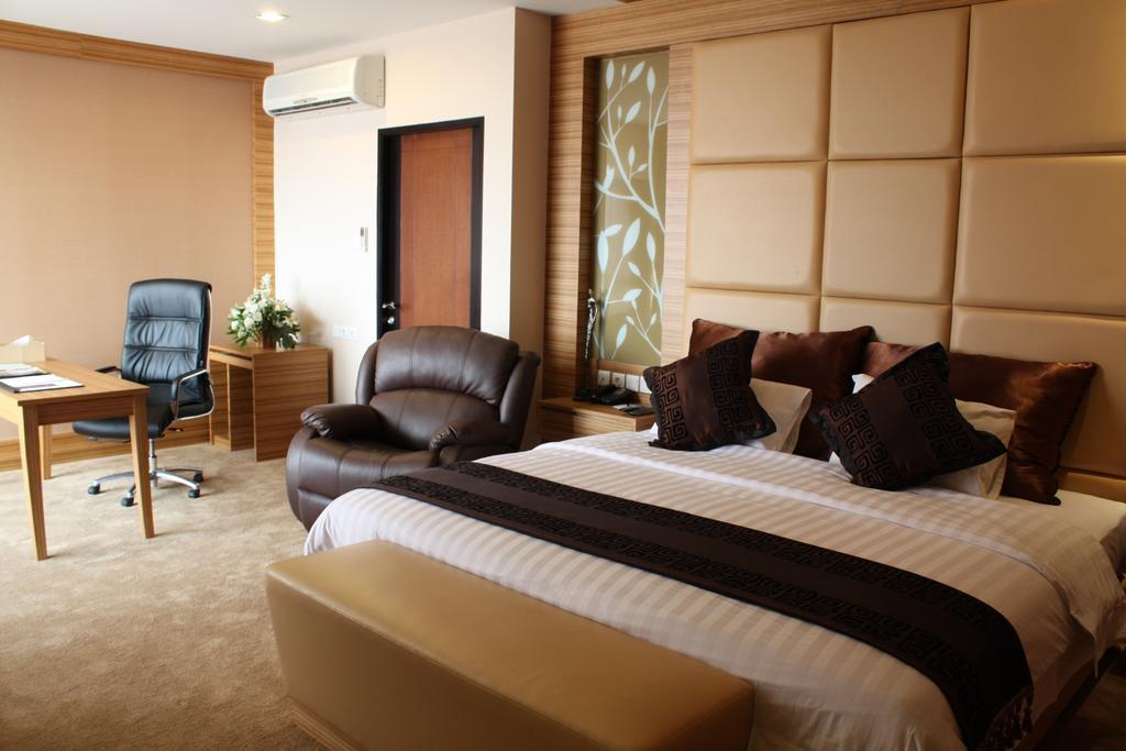 Grand Pasundan Convention Hotel Bandung Exterior photo