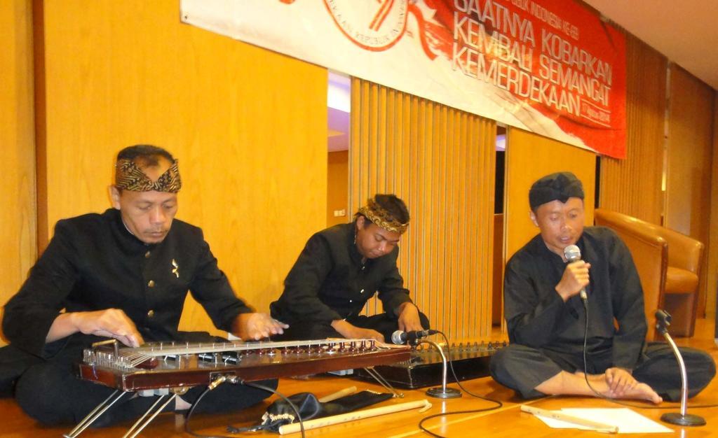 Grand Pasundan Convention Hotel Bandung Exterior photo