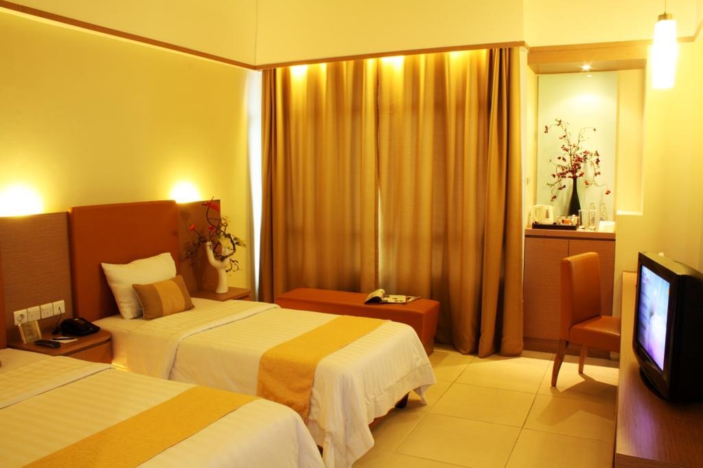 Grand Pasundan Convention Hotel Bandung Exterior photo