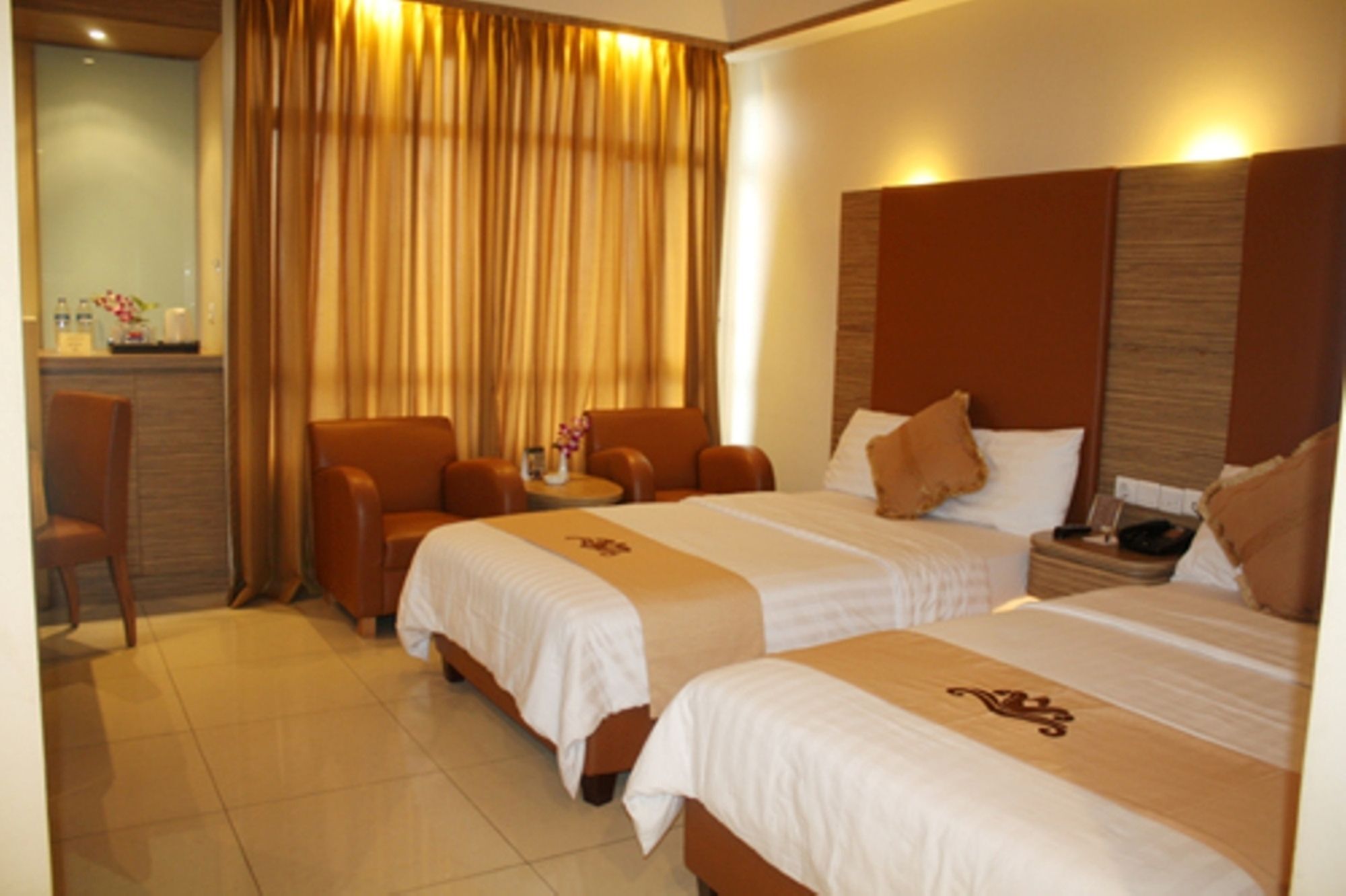 Grand Pasundan Convention Hotel Bandung Exterior photo