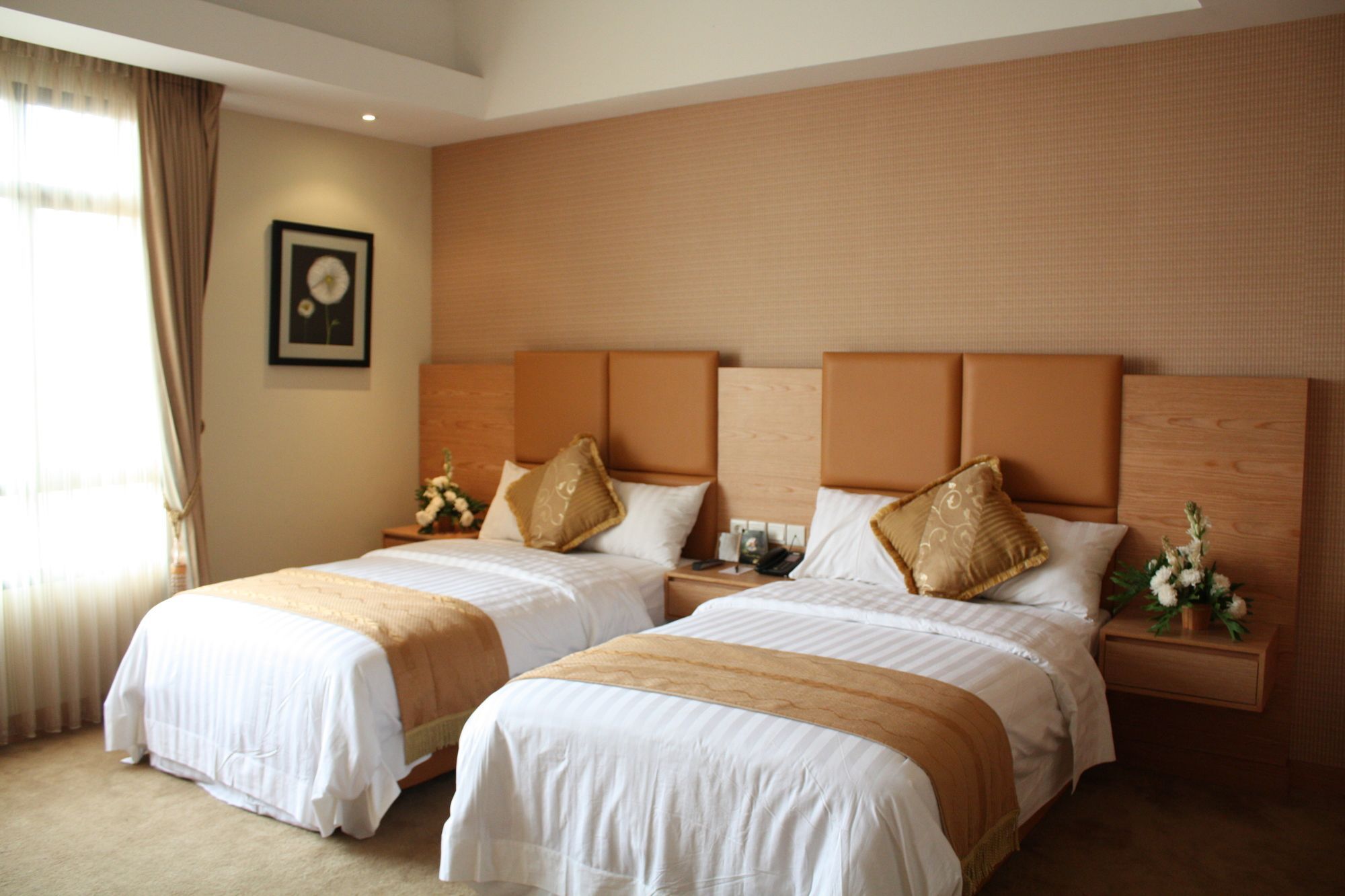 Grand Pasundan Convention Hotel Bandung Exterior photo
